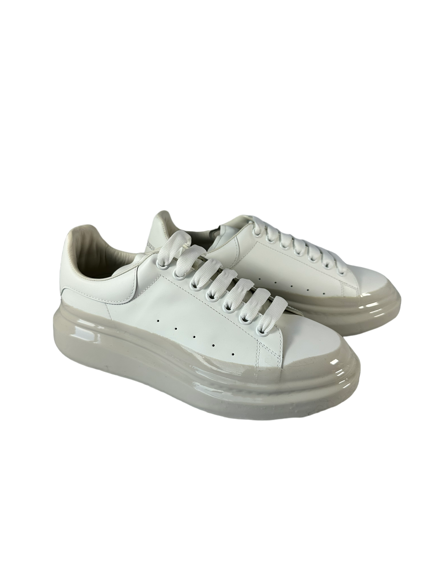 Alexander mcqueen sneakers deals with hand